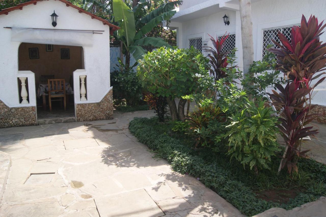 Luciano & Grace Apartments Watamu Buitenkant foto